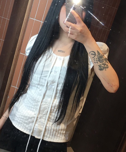 anyonemore(エニワンモア)の「サマーリボンストラップタックパフスリーブブラウス(Tシャツ/カットソー・レディース・アイボリー・FREE)」の5枚目の写真