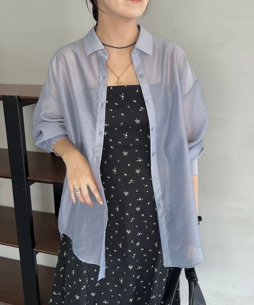 mysty woman(ミスティウーマン)の「バックデザインシアーシャツ574355(シャツ/ブラウス・レディース・ネイビー/ブラウン/アイボリー/グレイッシュブルー・FREE)」の19枚目の写真