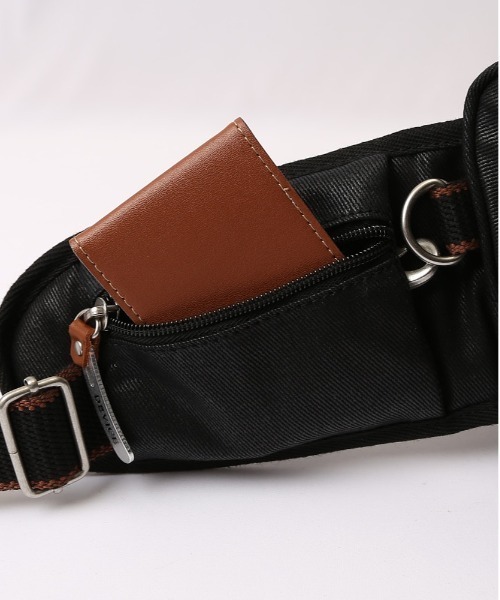 DEVICE（デバイス）の「DEVICE WORK 4way ヒップバッグ（ボディバッグ/ウエストポーチ・メンズ・カーキ/ブラック×ブラック/ブラック・FREE）」の12枚目の写真