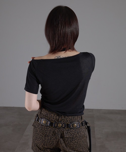 apres jour mignon(アプレジュールミニョン)の「ドロストオフショルトップス【ZOZOTOWN限定アイテム】(Tシャツ/カットソー・レディース・ベージュ/グレー/チャコールグレー/ブラック・X-LARGE/フリー)」の8枚目の写真