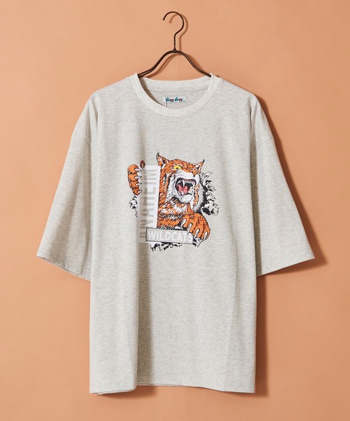 Revo.(レボ)の「ヴィンテージライク オールドグラフィックデザイン プリントTシャツ ロゴ イラスト(Tシャツ/カットソー・メンズ・グレー系その他2/アッシュグレー/ブルー/ネイビー/イエロー/ホワイト/ホワイト系その他/グリーン/ブラック/グレー系その他/ホワイト系その他2/ブラック系その他・M/L/XL)」の21枚目の写真