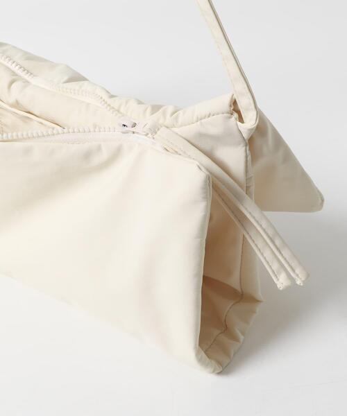 KBF（ケイビーエフ）の「ナイロンギャザーフラップBAG（ショルダーバッグ・レディース・ブラック/アイボリー/グリーン系その他・ONE）」の10枚目の写真
