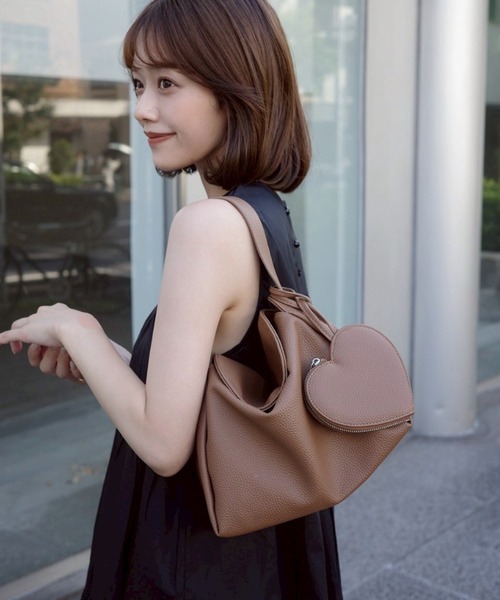 xoxo_fashon_love_　バック PINKO love-bird Embellishment chain-strap Satchel | White