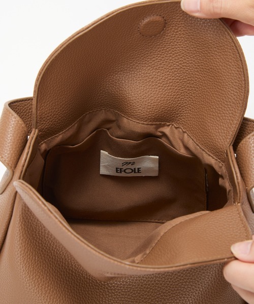 EFOLE（エフォル）の「【mayu×EFOLE コラボ】Shrink bag with heart pouch/ハートポーチ付きシュリンクバッグ（ハンドバッグ・レディース・キャメル/ブラック・FREE）」の17枚目の写真