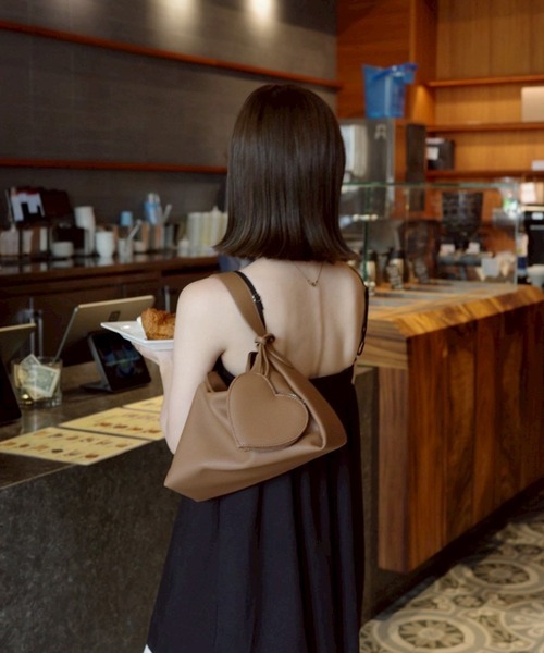 mayu×EFOLE コラボ】Shrink bag with heart pouch/ハートポーチ付き