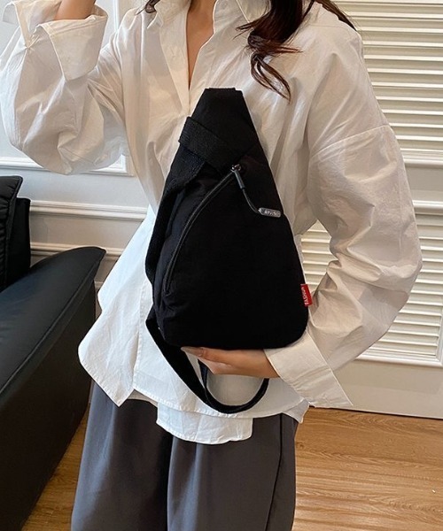 レア 美品 定価¥36000 Baggizmo スリングバッグ ワンショルダー 撥水加工 スリングバッグ ワンショルダー ボディバッグ 大きめ