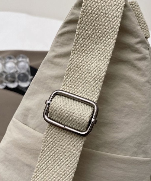 セール】ナイロン三角スリングバッグ（ショルダーバッグ）｜FreeZone