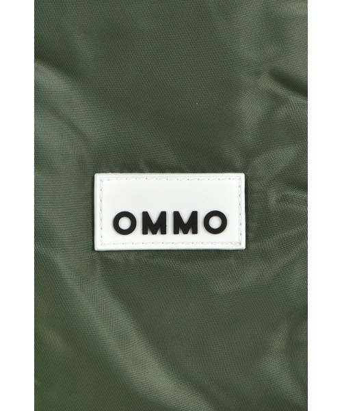 OMMO(オーエムエムオー)の「PADDED NYLON 2WAY WIDE TOTE(トートバッグ・レディース・ブラック/カーキ・F)」の18枚目の写真