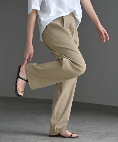 HUG.U(ハグユー)の「ストレッチタックストレートパンツ(その他パンツ・レディース・ブラック/カーキ/アッシュブラウン/ベージュ/ダークグレー・M(レギュラー丈)/L(レギュラー丈)/L(トール丈)/M(トール丈))」の14枚目の写真