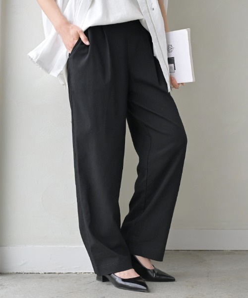 HUG.U(ハグユー)の「ストレッチタックストレートパンツ(その他パンツ・レディース・ブラック/カーキ/アッシュブラウン/ベージュ/ダークグレー・M(レギュラー丈)/L(レギュラー丈)/L(トール丈)/M(トール丈))」の19枚目の写真