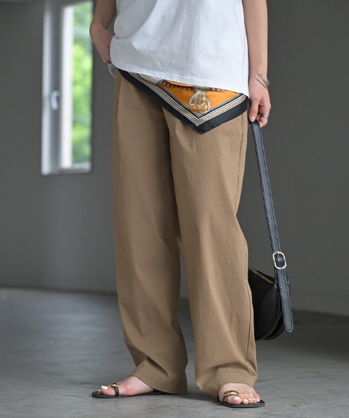 HUG.U(ハグユー)の「ストレッチタックストレートパンツ(その他パンツ・レディース・ブラック/カーキ/アッシュブラウン/ベージュ/ダークグレー・M(レギュラー丈)/L(レギュラー丈)/L(トール丈)/M(トール丈))」の17枚目の写真