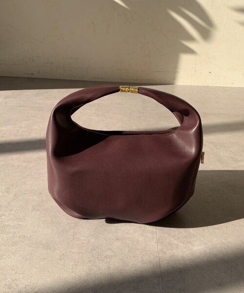 DouDou(ドゥドゥ)の「【WEB限定】メタルポイントショルダーバッグ(ショルダーバッグ・レディース・ベージュ/ボルドー/ブラック・FREE)」の3枚目の写真