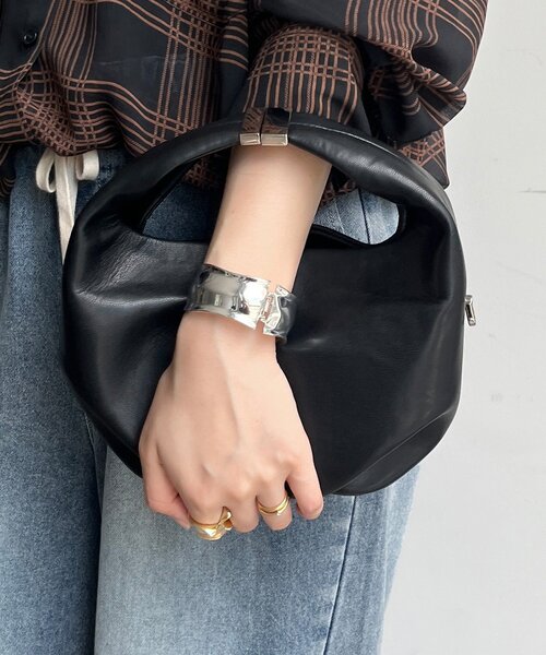 DouDou(ドゥドゥ)の「【WEB限定】メタルポイントショルダーバッグ(ショルダーバッグ・レディース・ベージュ/ボルドー/ブラック・FREE)」の4枚目の写真