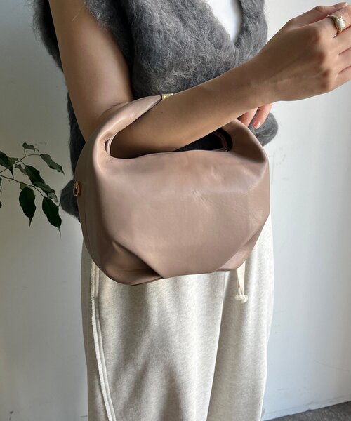 DouDou(ドゥドゥ)の「【WEB限定】メタルポイントショルダーバッグ(ショルダーバッグ・レディース・ベージュ/ボルドー/ブラック・FREE)」の11枚目の写真