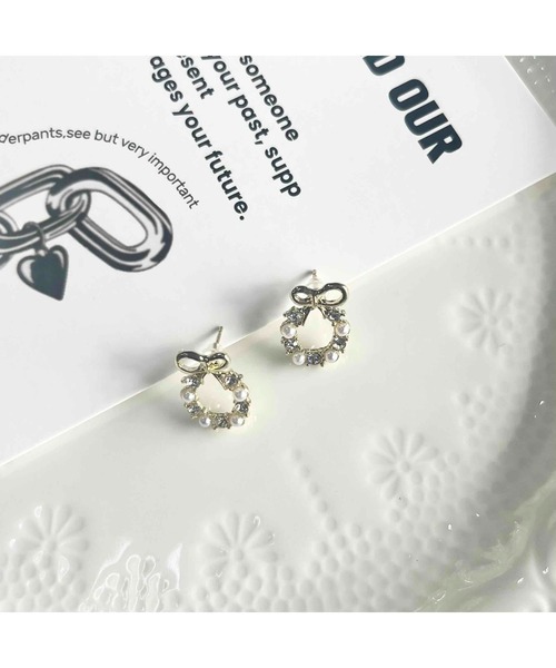 tone(トーン)の「【88eighty-eight】シンプルリボンリースゴールドピアス【import】(MA)(ピアス(両耳用)・レディース・ゴールド・FREE)」の3枚目の写真