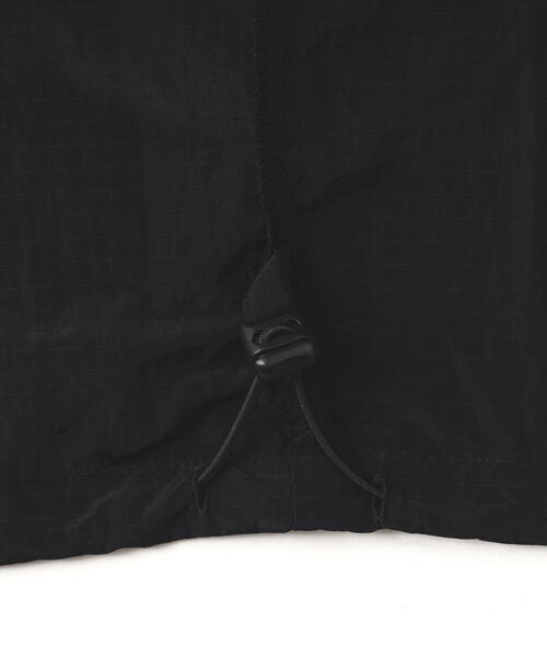 WHITELAND(ホワイトランド)の「WHITELAND/ホワイトランド/NYLON S/S SHIRT(シャツ/ブラウス・メンズ・ブラック/グレー・F)」の9枚目の写真