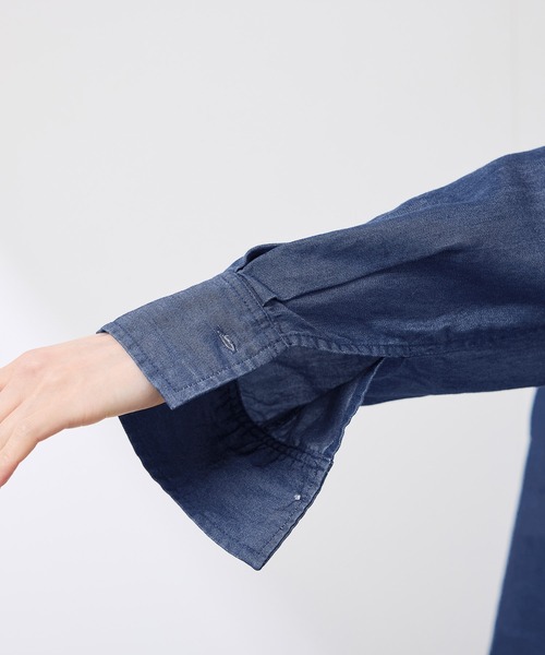 ROPE' PICNIC（ロペピクニック）の「シャンブレーデニム調シャツ（シャツ/ブラウス・レディース・チャコールグレー/ネイビー/サックスブルー・38）」の7枚目の写真