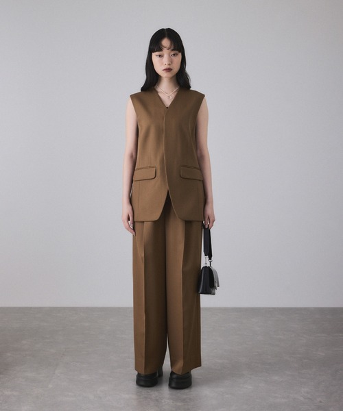 ADAM ET ROPE'（アダムエロペ）の「NIKKE GABARDINE GILET（ベスト・レディース・ブラック/ブラウン・FREE）」の3枚目の写真