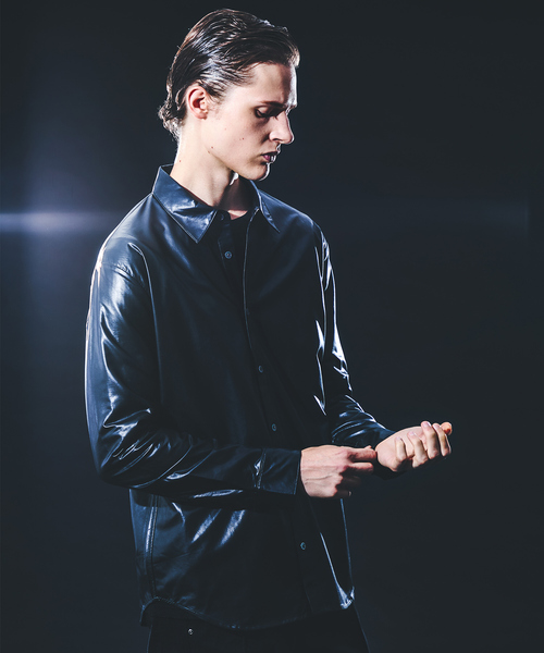 5351 POUR LES HOMMES（ゴーサンゴーイチプールオム）の「レザータッチ 長袖シャツ（シャツ/ブラウス・メンズ・ブラック・44/46/48/50）」の15枚目の写真