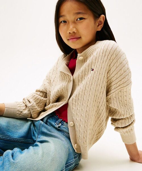 TOMMY HILFIGER（トミーヒルフィガー）の「GIRLS ケーブルカーディガン（ニット/セーター・レディース・ベージュ/ブラック/マルチ・150cm/130cm/140cm/160cm）」の12枚目の写真