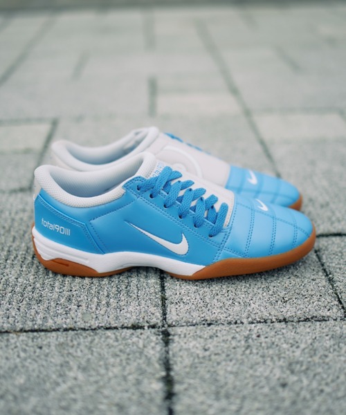【未使用】NIKE TOTAL 90　海外購入　最新カラーモデル　26cm 未使用】NIKE TOTAL 90 海外購入 最新カラーモデル 26cm - メルカリ