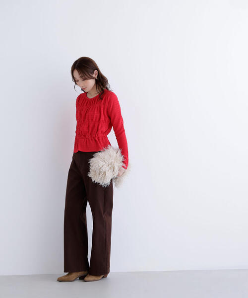 NATURAL BEAUTY BASIC（ナチュラルビューティーベーシック）の「◇シャーリングペプラムカットソー長袖（Tシャツ/カットソー・レディース・ダークブラウン/レッド/オフホワイト・FREE）」の13枚目の写真