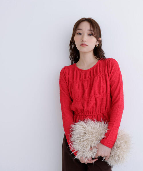 NATURAL BEAUTY BASIC（ナチュラルビューティーベーシック）の「◇シャーリングペプラムカットソー長袖（Tシャツ/カットソー・レディース・ダークブラウン/レッド/オフホワイト・FREE）」の12枚目の写真