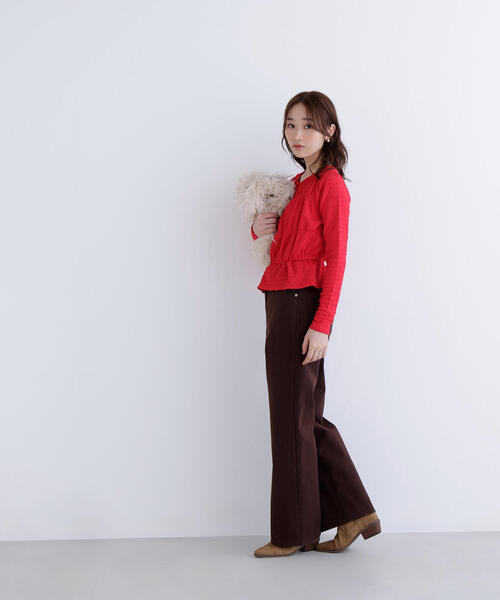 NATURAL BEAUTY BASIC（ナチュラルビューティーベーシック）の「◇シャーリングペプラムカットソー長袖（Tシャツ/カットソー・レディース・ダークブラウン/レッド/オフホワイト・FREE）」の11枚目の写真