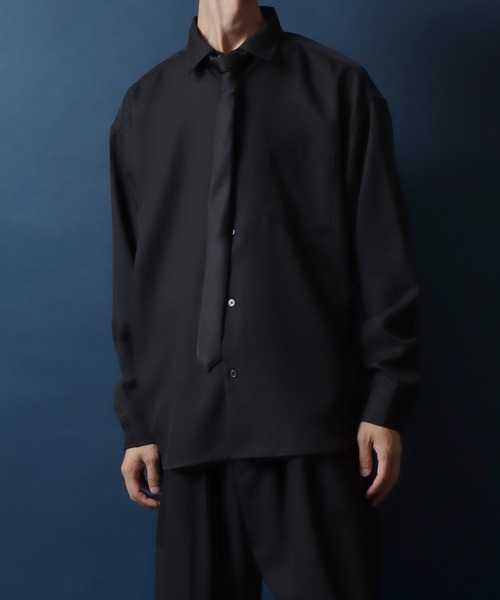 ANPAS（アンパス）の「ANPAS Exclusive Oversized Twill Shirt with Tie (Long Sleeve)  / アンパス別注 ネクタイ付きツイルオーバーサイズ レギュラーカラーシャツ / レディース メンズ 長袖シャツ 秋冬（シャツ/ブラウス・メンズ・ダークグリーン/ライトグレー/ホワイト/ベージュ/ブラック/ブルー/ブラウン/マルーン/ネイビー・M/L）」の20枚目の写真