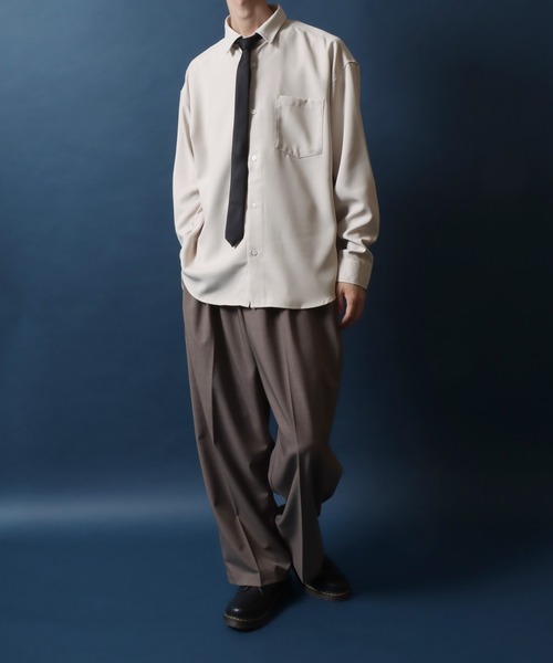 ANPAS（アンパス）の「ANPAS Exclusive Oversized Twill Shirt with Tie (Long Sleeve)  / アンパス別注 ネクタイ付きツイルオーバーサイズ レギュラーカラーシャツ / レディース メンズ 長袖シャツ 秋冬（シャツ/ブラウス・メンズ・ダークグリーン/ライトグレー/ホワイト/ベージュ/ブラック/ブルー/ブラウン/マルーン/ネイビー・M/L）」の15枚目の写真