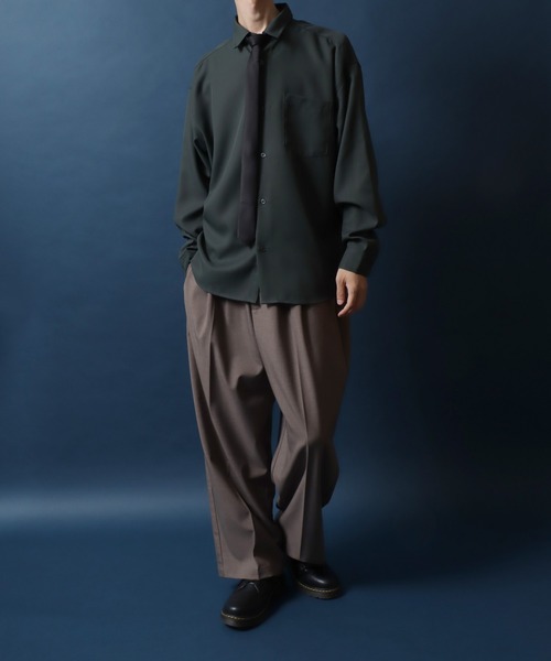 ANPAS（アンパス）の「ANPAS Exclusive Oversized Twill Shirt with Tie (Long Sleeve)  / アンパス別注 ネクタイ付きツイルオーバーサイズ レギュラーカラーシャツ / レディース メンズ 長袖シャツ 秋冬（シャツ/ブラウス・メンズ・ダークグリーン/ライトグレー/ホワイト/ベージュ/ブラック/ブルー/ブラウン/マルーン/ネイビー・M/L）」の18枚目の写真