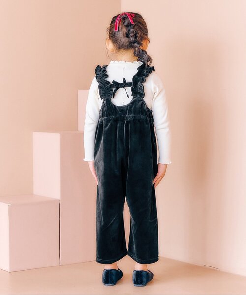 apres les cours(アプレレクール)の「【ジュニア対応】ベロアフリルサロペット(サロペット/オーバーオール・キッズ・ブラック/アイボリー・90/100/110/120/130/140)」の4枚目の写真