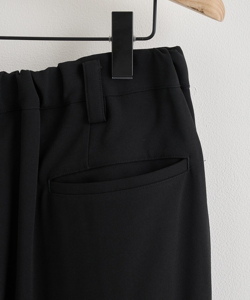 UJOH(ウジョー)の「【UJOH HOMME / ウジョーオム】Wide 2 Tuck PNT(スラックス・メンズ・ブラック/ブラウン・4/5)」の9枚目の写真