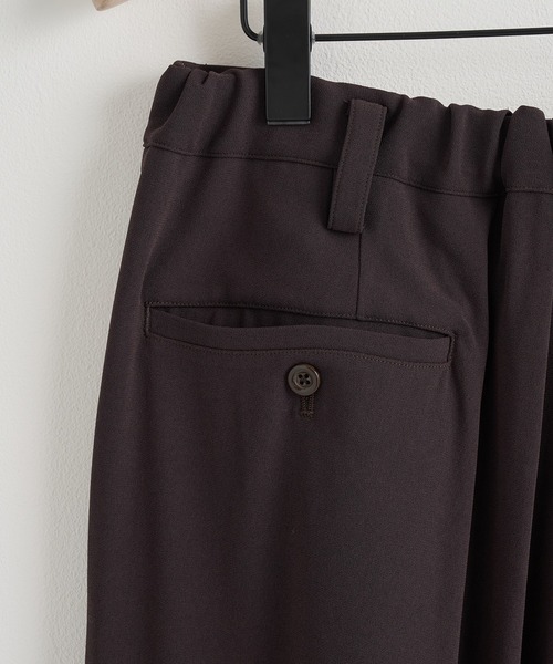 UJOH(ウジョー)の「【UJOH HOMME / ウジョーオム】Wide 2 Tuck PNT(スラックス・メンズ・ブラック/ブラウン・4/5)」の3枚目の写真