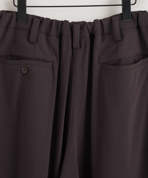 UJOH(ウジョー)の「【UJOH HOMME / ウジョーオム】Wide 2 Tuck PNT(スラックス・メンズ・ブラック/ブラウン・4/5)」の5枚目の写真