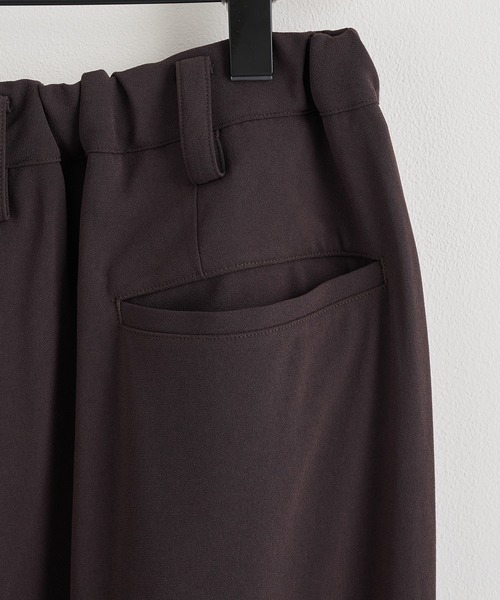 UJOH(ウジョー)の「【UJOH HOMME / ウジョーオム】Wide 2 Tuck PNT(スラックス・メンズ・ブラック/ブラウン・4/5)」の4枚目の写真