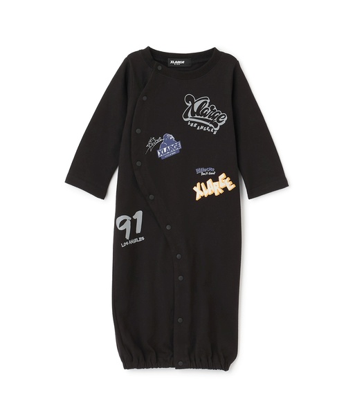 XLARGE KIDS（エクストララージキッズ）の「総柄グラフィティ長袖2WAYオール（ロンパース・キッズ・ブルー/ブラック/レッド・50-70cm）」の2枚目の写真