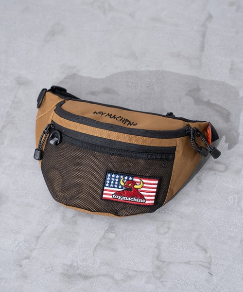 JUGLANS(ユグランス)の「【TOYMACHINE】SLING BAG(ボディバッグ/ウエストポーチ・メンズ・ライトブラウン/ブラック/ブラック系その他・FREE)」の3枚目の写真