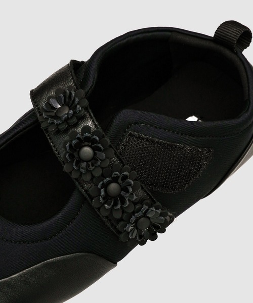 SPORTY FLAT MARY JANE WITH FLOWER STRAP（その他シューズ）｜CECILIE
