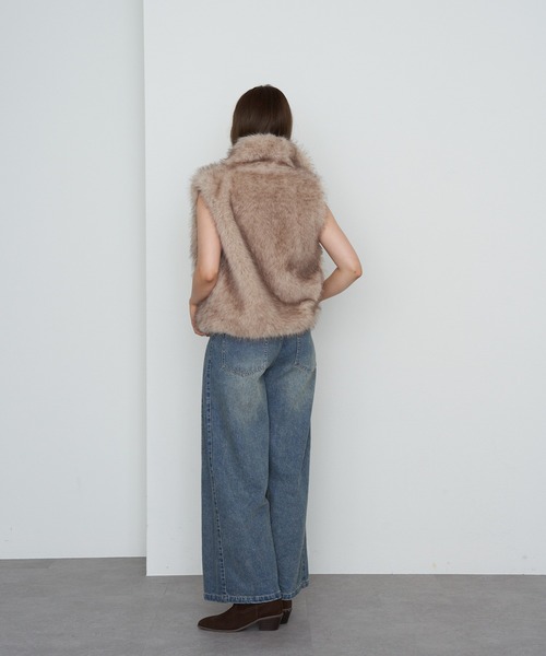 RAY CASSIN（レイカズン）の「ファーベスト（ベスト・レディース・ベージュ系その他2/アイボリー/グレイッシュベージュ・FREE）」の8枚目の写真