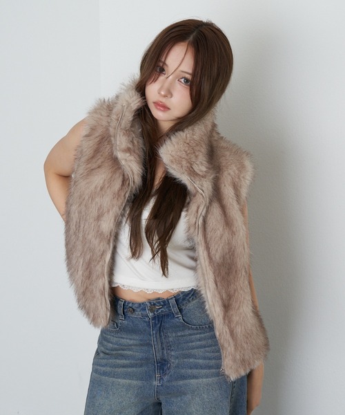 RAY CASSIN（レイカズン）の「ファーベスト（ベスト・レディース・ベージュ系その他2/アイボリー/グレイッシュベージュ・FREE）」の10枚目の写真