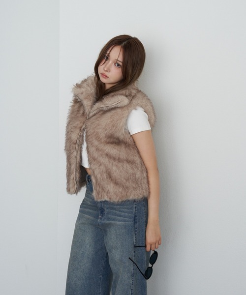 RAY CASSIN（レイカズン）の「ファーベスト（ベスト・レディース・ベージュ系その他2/アイボリー/グレイッシュベージュ・FREE）」の12枚目の写真