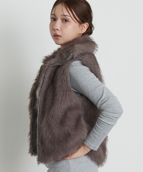 RAY CASSIN（レイカズン）の「ファーベスト（ベスト・レディース・ベージュ系その他2/アイボリー/グレイッシュベージュ・FREE）」の20枚目の写真