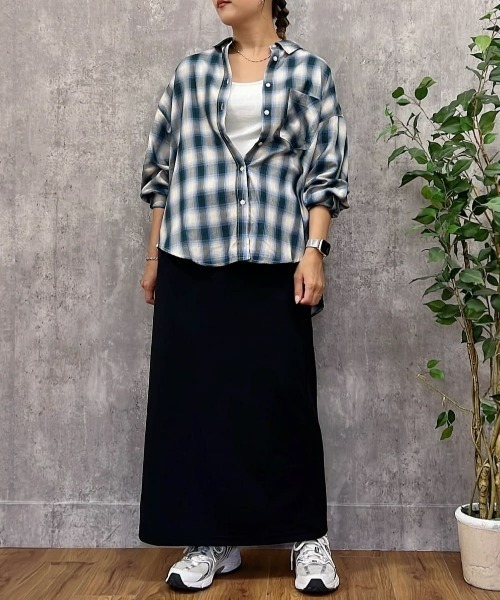 Right-on（ライトオン）の「【ヒップまでカバー】【HONEYSUCKLE ROSE】オンブレチェックシャツ (ゆったりシルエット/前後差丈)（シャツ/ブラウス・レディース・ブルー/ブラック/ブラウン・S/L/M）」の21枚目の写真