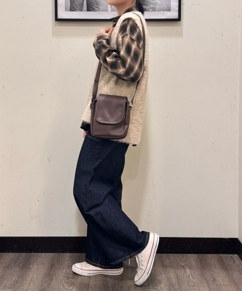 Right-on（ライトオン）の「【ヒップまでカバー】【HONEYSUCKLE ROSE】オンブレチェックシャツ (ゆったりシルエット/前後差丈)（シャツ/ブラウス・レディース・ブルー/ブラック/ブラウン・S/L/M）」の20枚目の写真