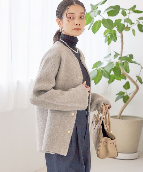 SHIPS(シップス)の「フォックス ブレンド ノーカラー ニット コート(ノーカラーコート・レディース・ライトブルー/ベージュ/ネイビー・ONE SIZE)」の7枚目の写真