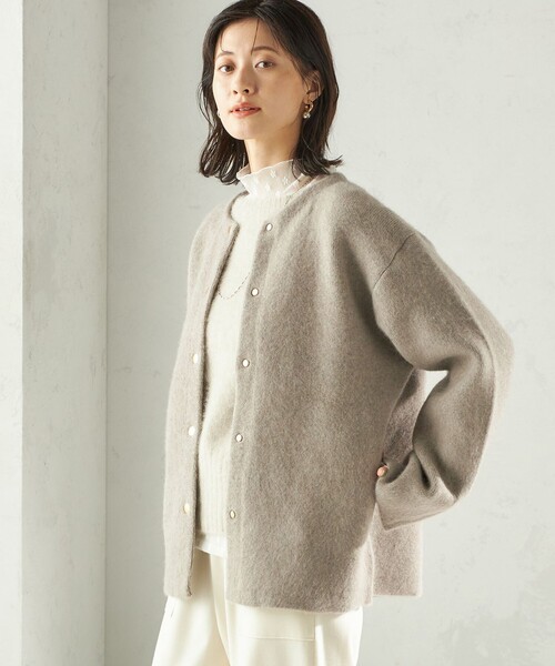 SHIPS(シップス)の「フォックス ブレンド ノーカラー ニット コート(ノーカラーコート・レディース・ライトブルー/ベージュ/ネイビー・ONE SIZE)」の22枚目の写真