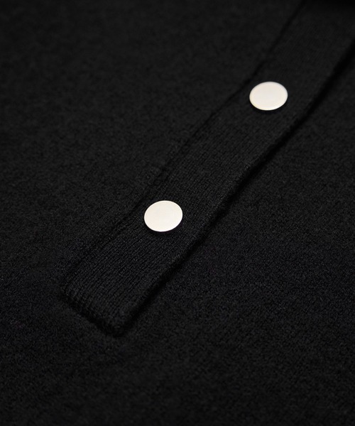 ROPE'(ロペ)の「接結ウールドットボタンハイネックニット/イージーケア(ニット/セーター・レディース・ブラック/レッド/オフホワイト・FREE)」の4枚目の写真