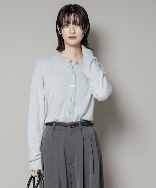 NANO universe（ナノユニバース）の「ミニラメシャギークルーネックカーディガン（カーディガン/ボレロ・レディース・グレー/ホワイト/チャコール・FREE）」の2枚目の写真