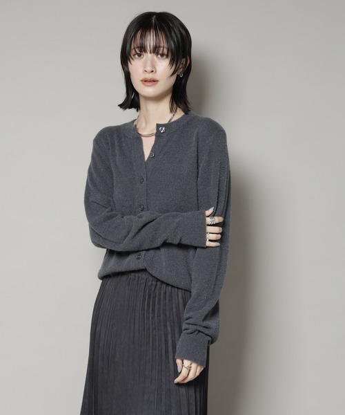 NANO universe（ナノユニバース）の「ミニラメシャギークルーネックカーディガン（カーディガン/ボレロ・レディース・グレー/ホワイト/チャコール・FREE）」の13枚目の写真